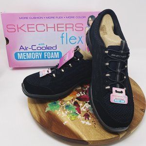 NEW Skechers Gratis Full-Circle Sneakers, Wide Fit